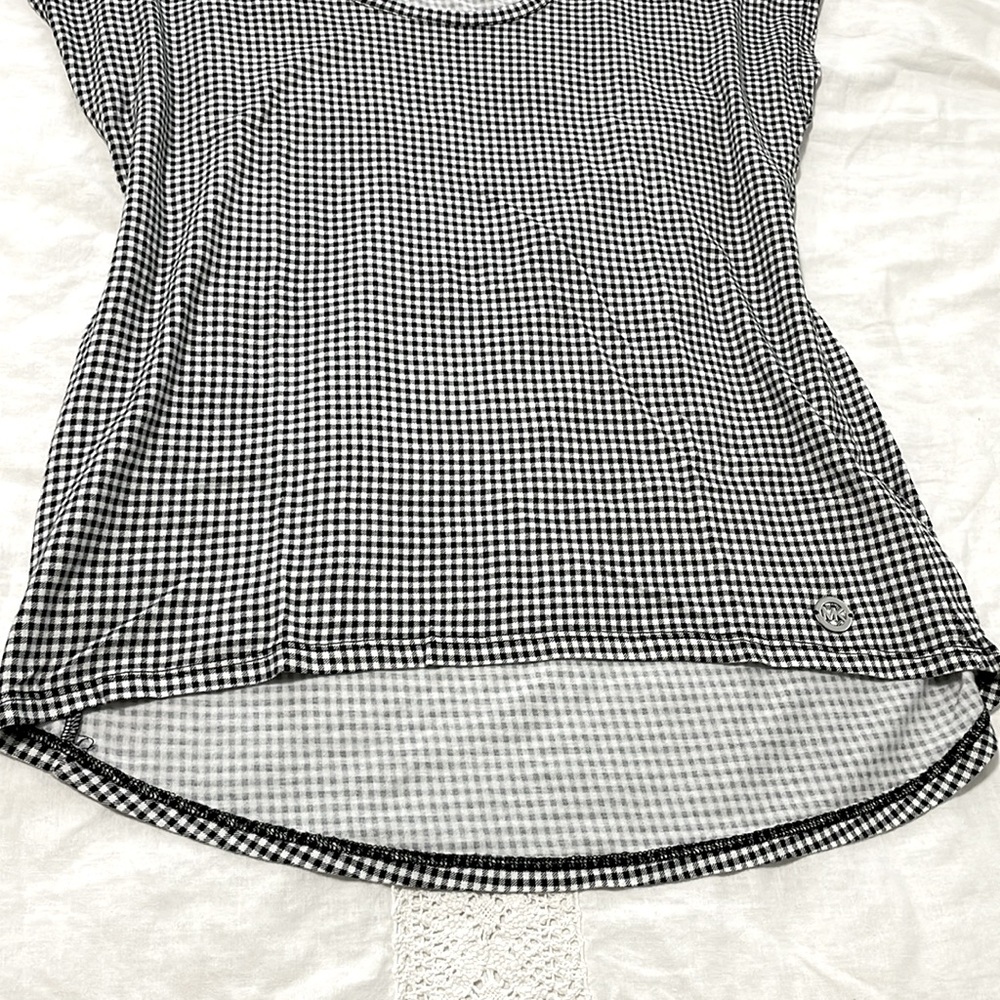 EUC Michael Kors Cute Round back hem T-Shirt Size S - Picture 3 of 6